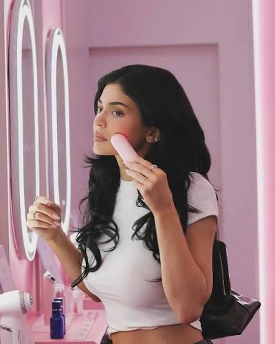 MEDICUBE Mini Booster Pro (Used by Kylie Jenner)